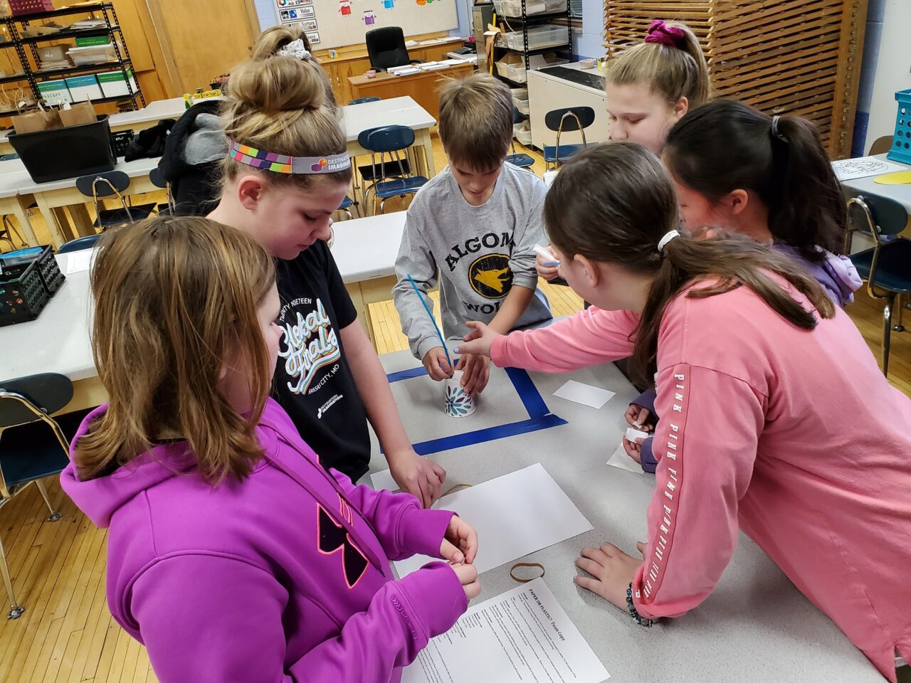 An elementary level DI team doing an Instant Challenge